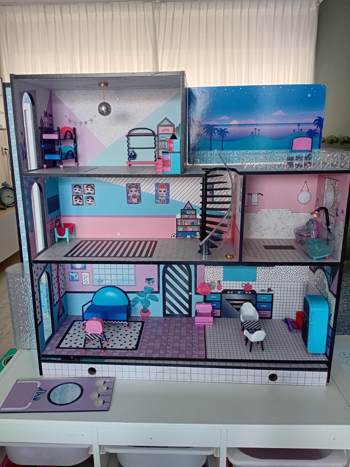 LOL huis met meubeltjes gratis, Kinderen en Baby's, Speelgoed | Poppenhuizen, Ophalen, Gebruikt, Poppenhuis