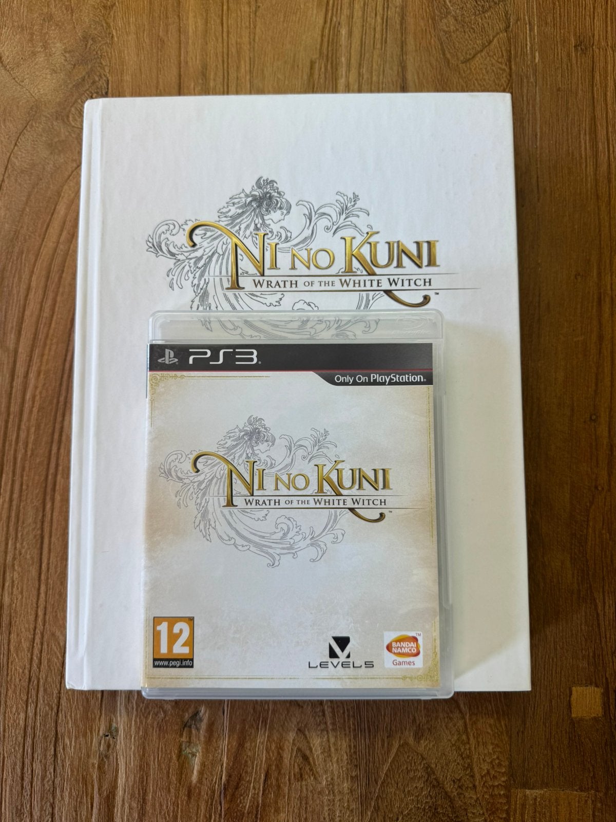 Ni no Kuni PS3 + Official Hardcover Strategy Guide, Avontuur en Actie, 1 speler, Ophalen of Verzenden, Zo goed als nieuw