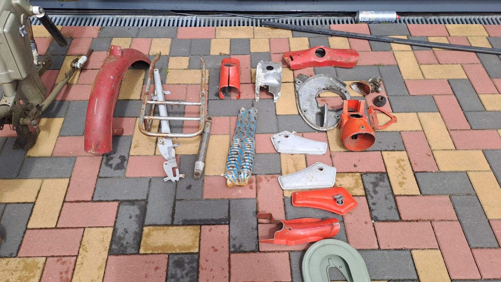 Schuur vondst  kreitler zundapp onderdellen, Ophalen, Zo goed als nieuw, Gelijkstroom, Overige merken