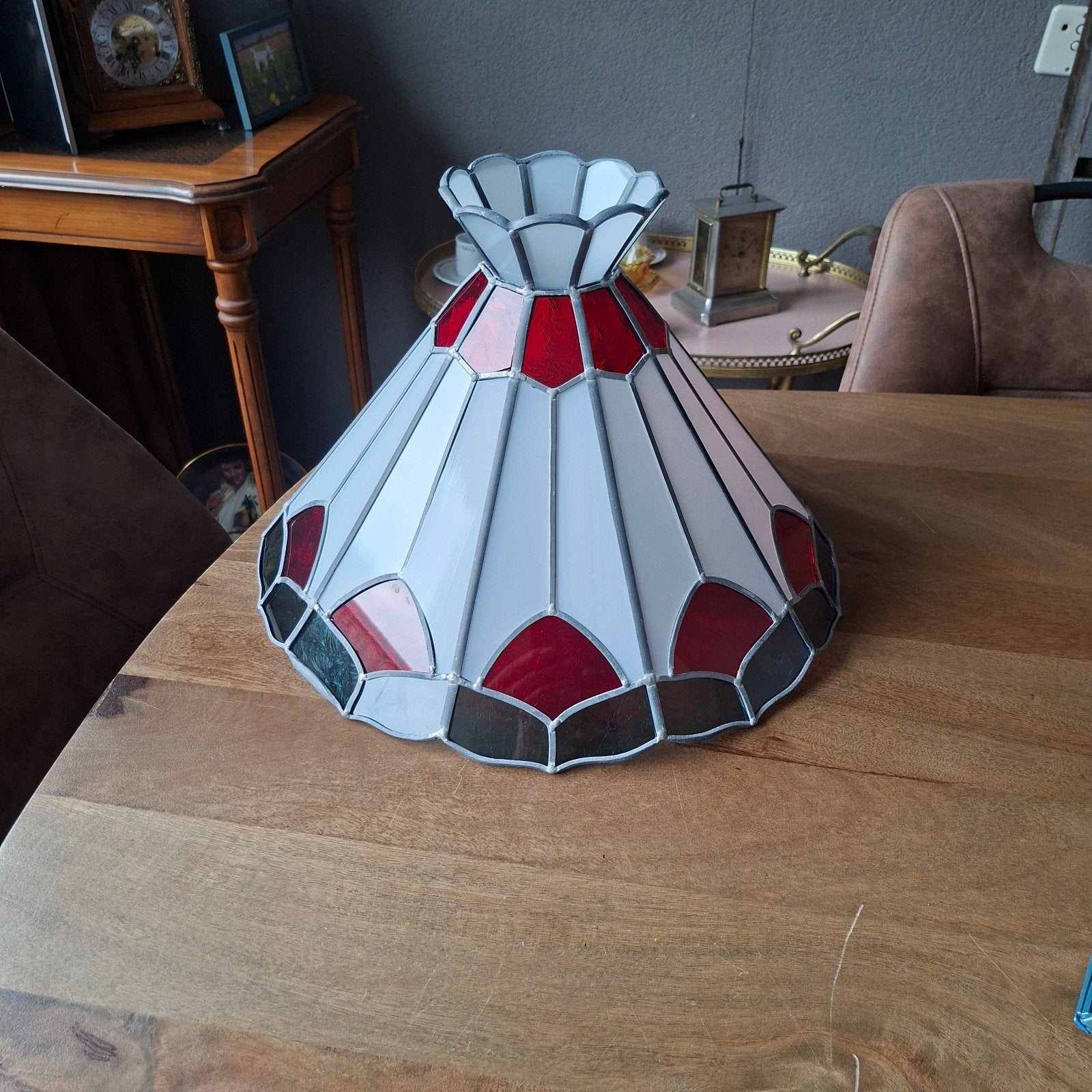 Tiffany Stijl Lampenkap - Rood, Wit en Zwart Glas, Ophalen of Verzenden