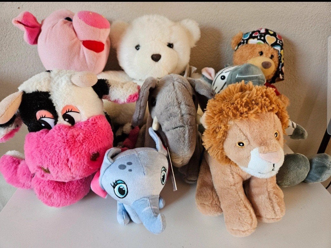 Diverse knuffels: leeuw, zebra, olifant, varken, koe, beren, Gebruikt, Overige typen, Ophalen of Verzenden, Middelgroot (20 tot 80 cm)