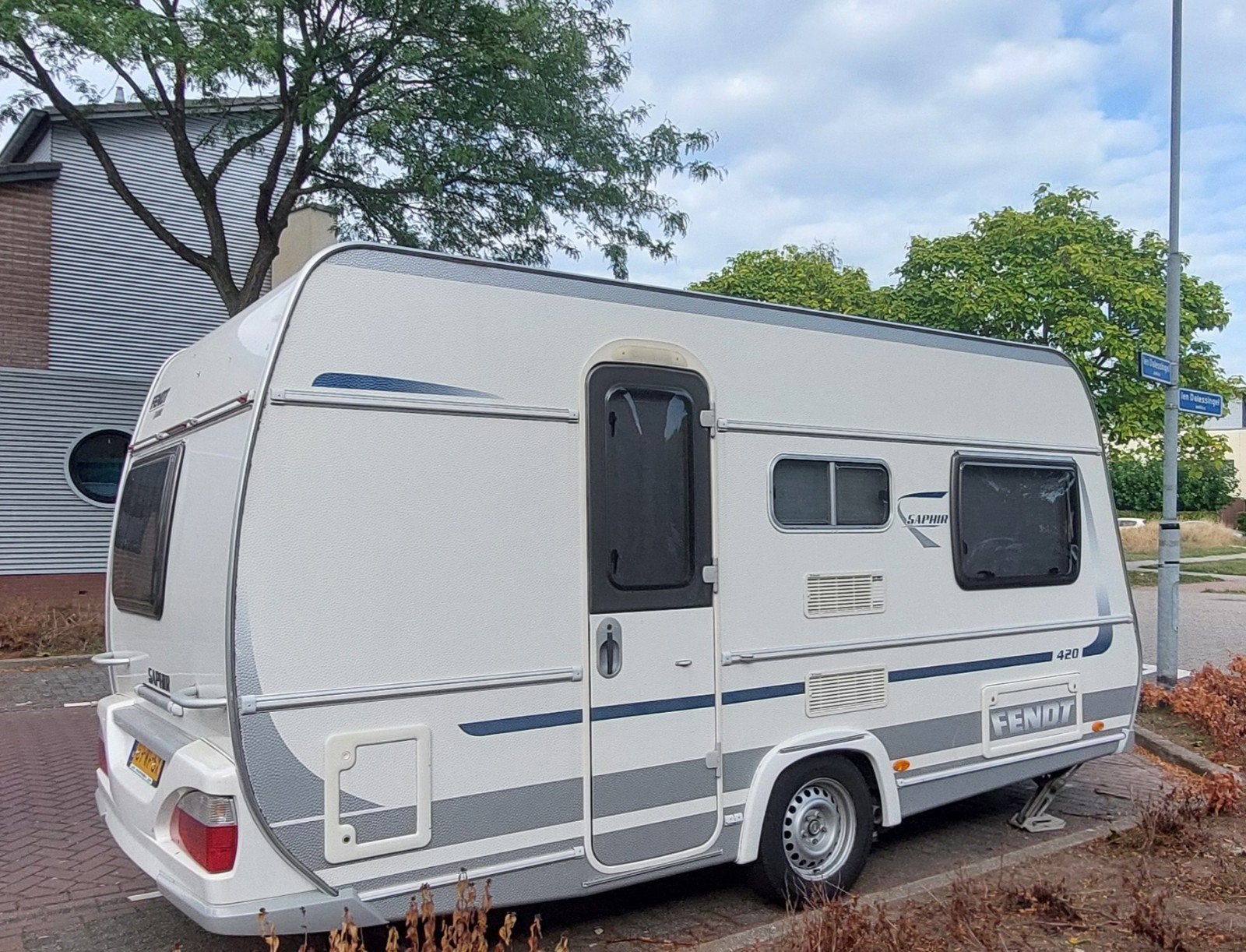 Fendt Saphir 420, Caravans en Kamperen, Particulier, Tot en met 4, Stabilisator, Treinzit