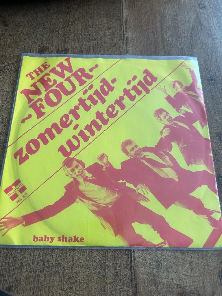 New Four-Zomertijd-Wintertijd., Cd's en Dvd's, Ophalen of Verzenden, Zo goed als nieuw, Nederlandstalig