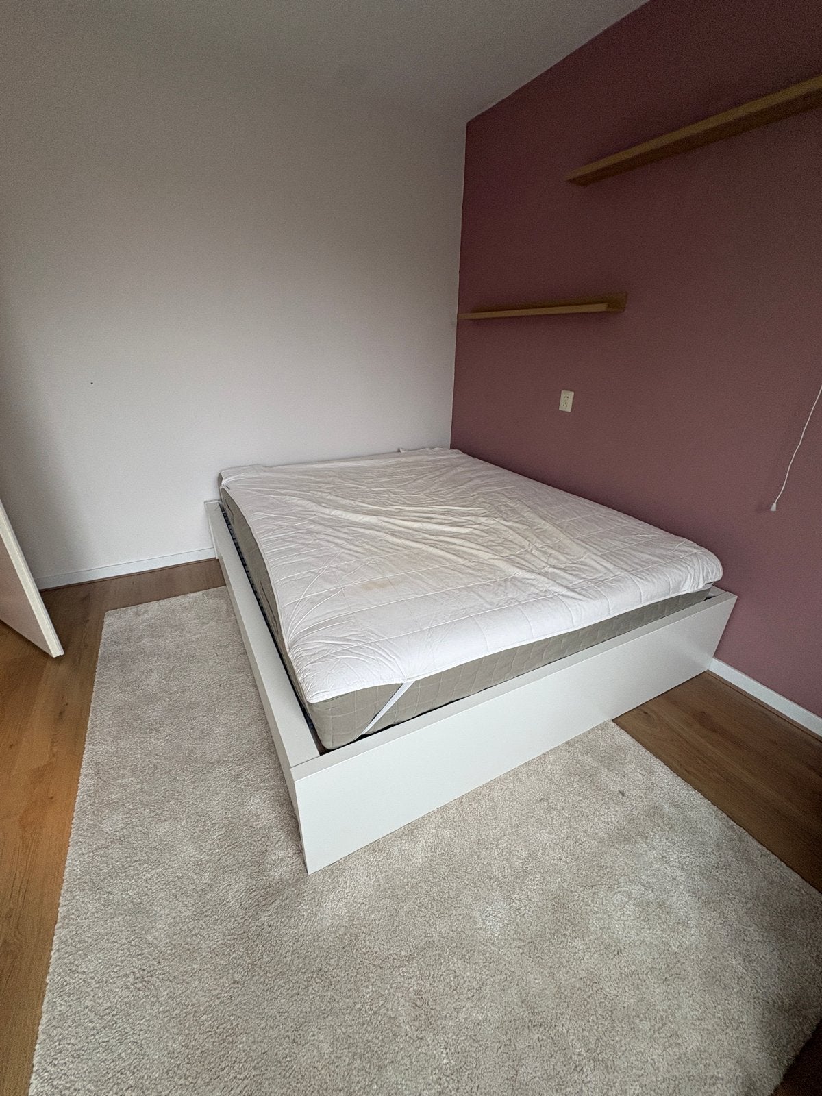 Ikea MALM bed 160x200 wit met 2 lades, lattenbodem en matras, Ophalen, Wit, Tweepersoons, Zo goed als nieuw