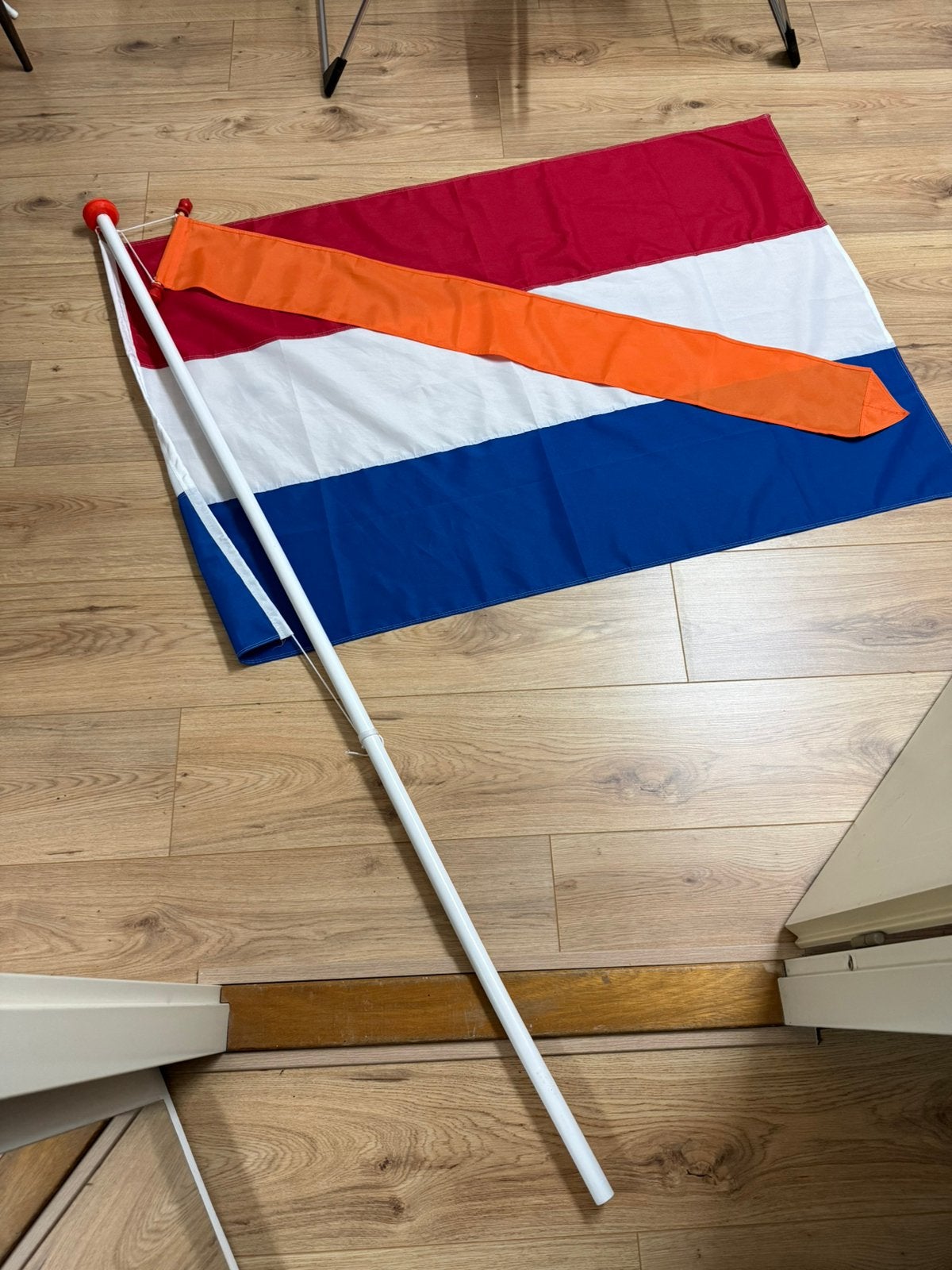 Vlaggenmast met vlag en wimpel, Diversen, Vlaggen en Wimpels, Ophalen, Zo goed als nieuw