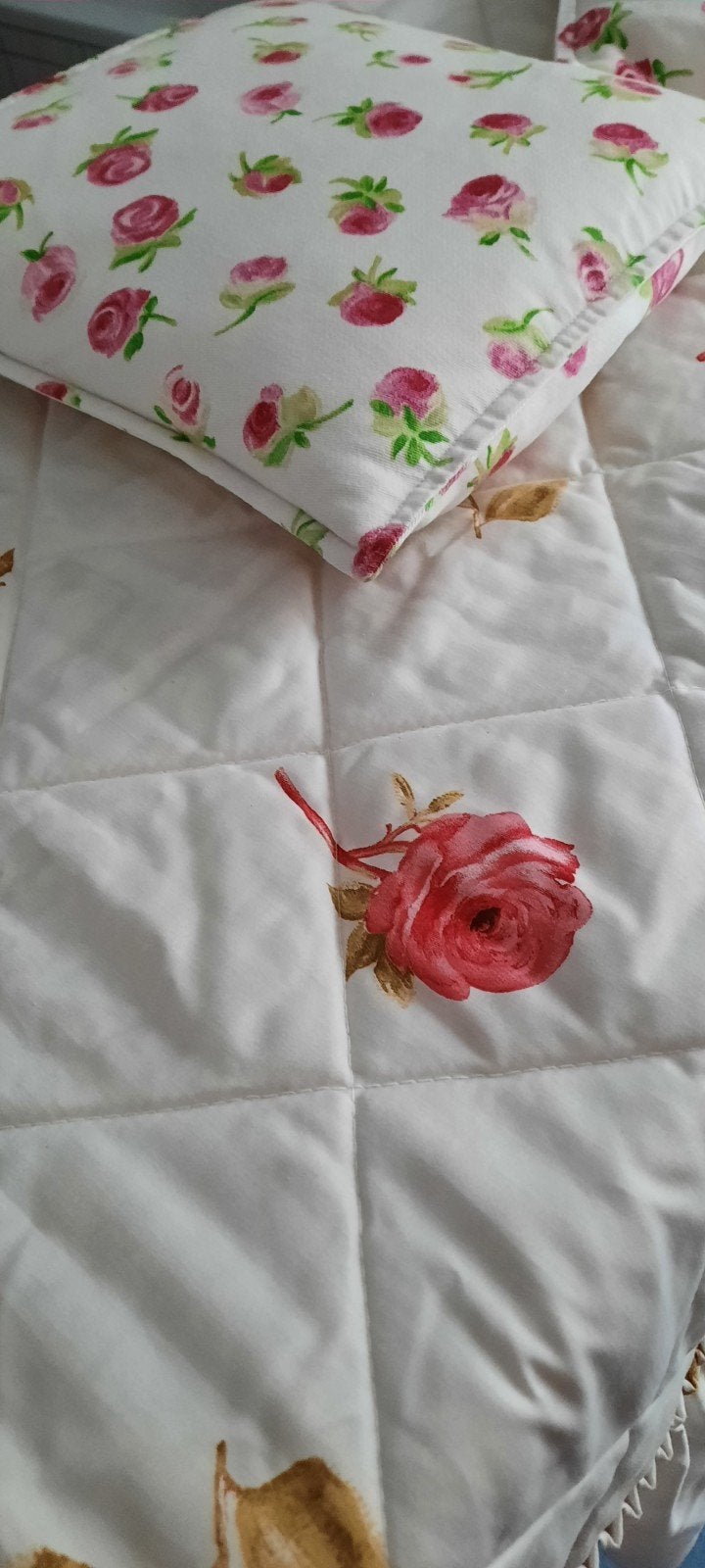 Romantische sprei met rozenprint en ruches en 2 kussentjes, Ophalen of Verzenden, Eenpersoons, Overige typen