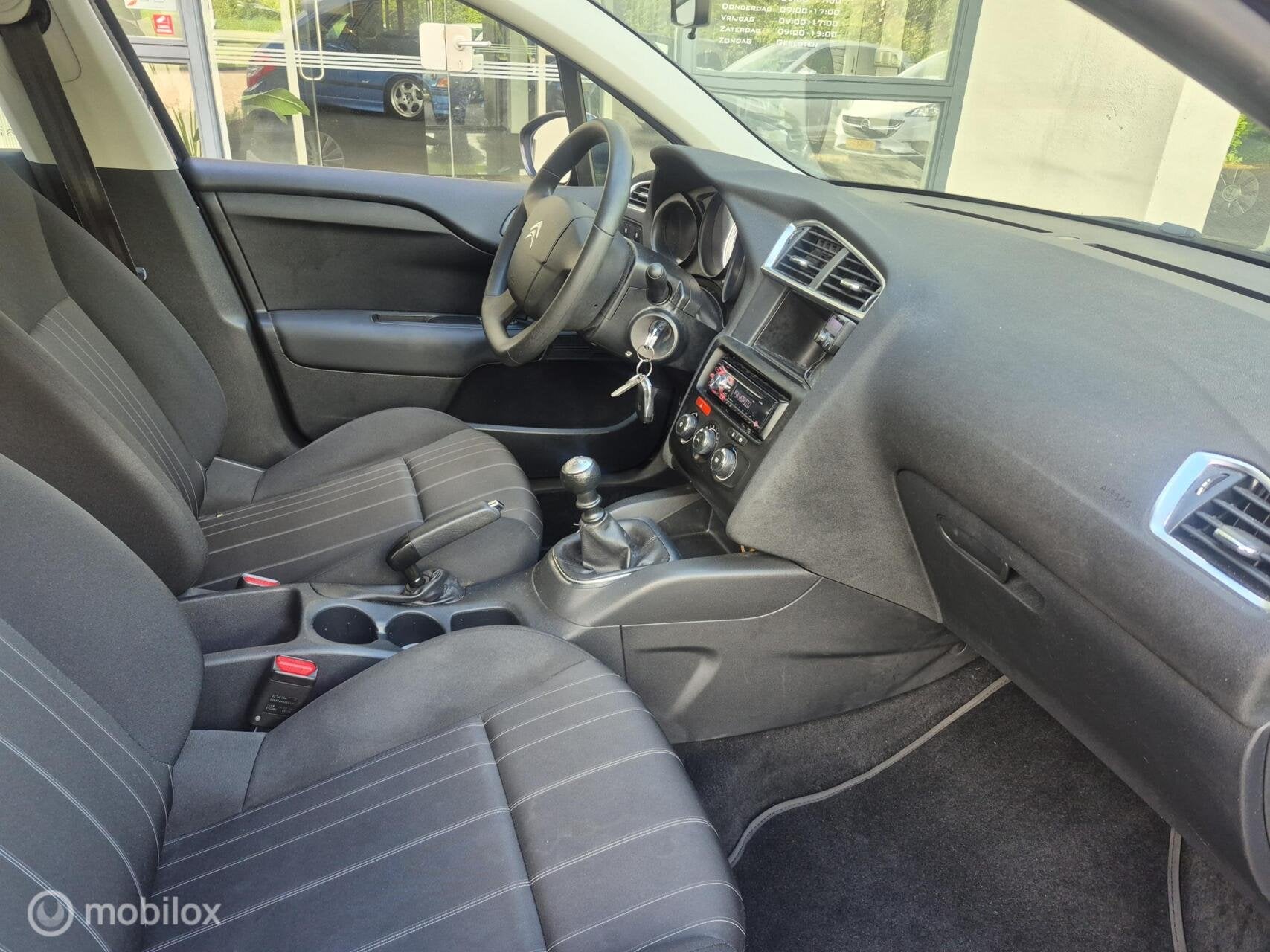 Citroen C4 1.2 PureTech Attraction 5DRS, 2014|Airco|Cruise!, Stof, 1550 kg, Euro 6, 1199 cc