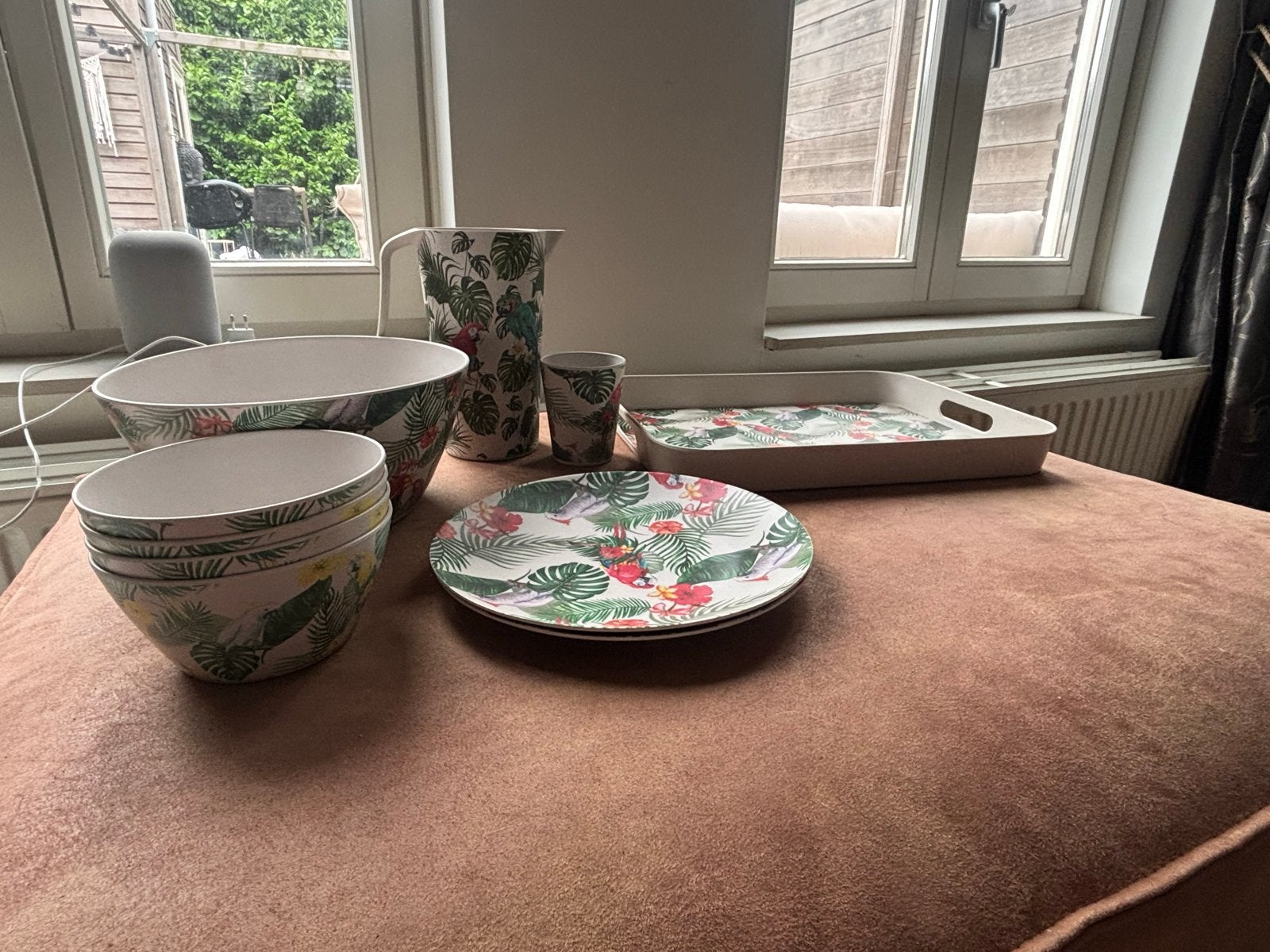 Servies met tropische print - compleet set, Kunststof, Gebruikt, Ophalen of Verzenden, Overige stijlen
