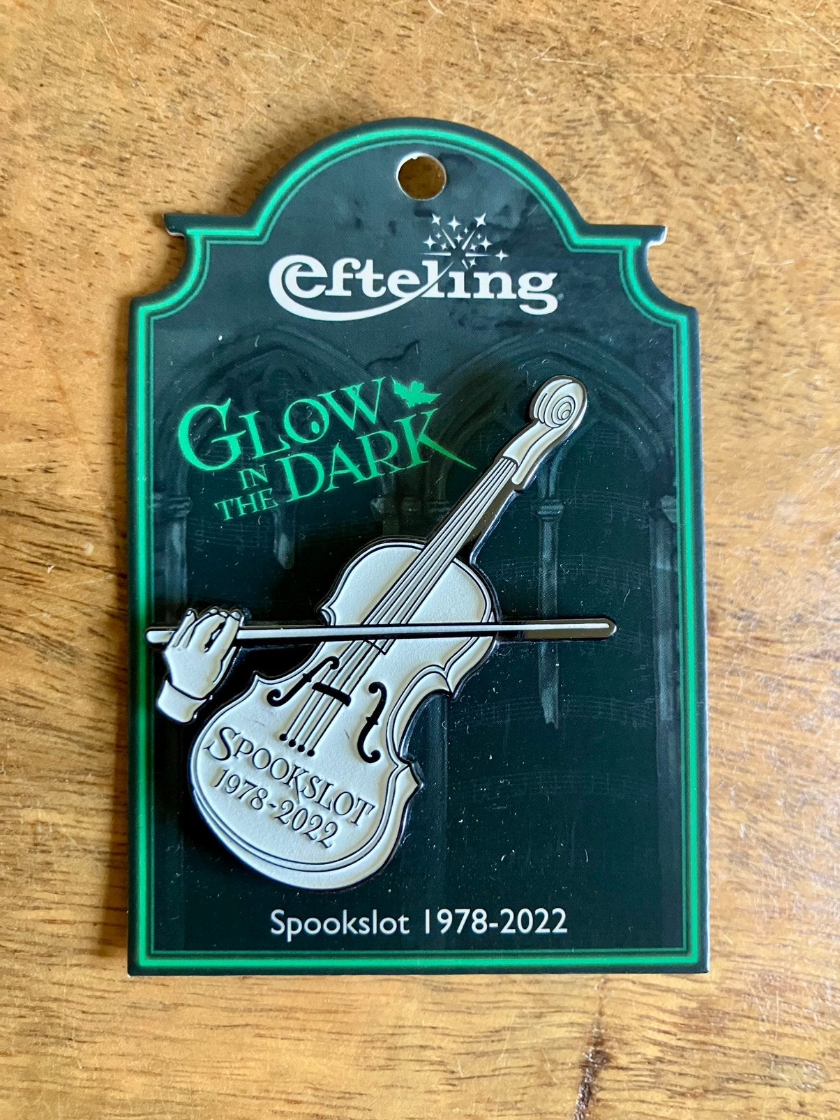Efteling Spookslot Pin Viool, Verzamelen, Ophalen of Verzenden, Nieuw, Button of Speldje