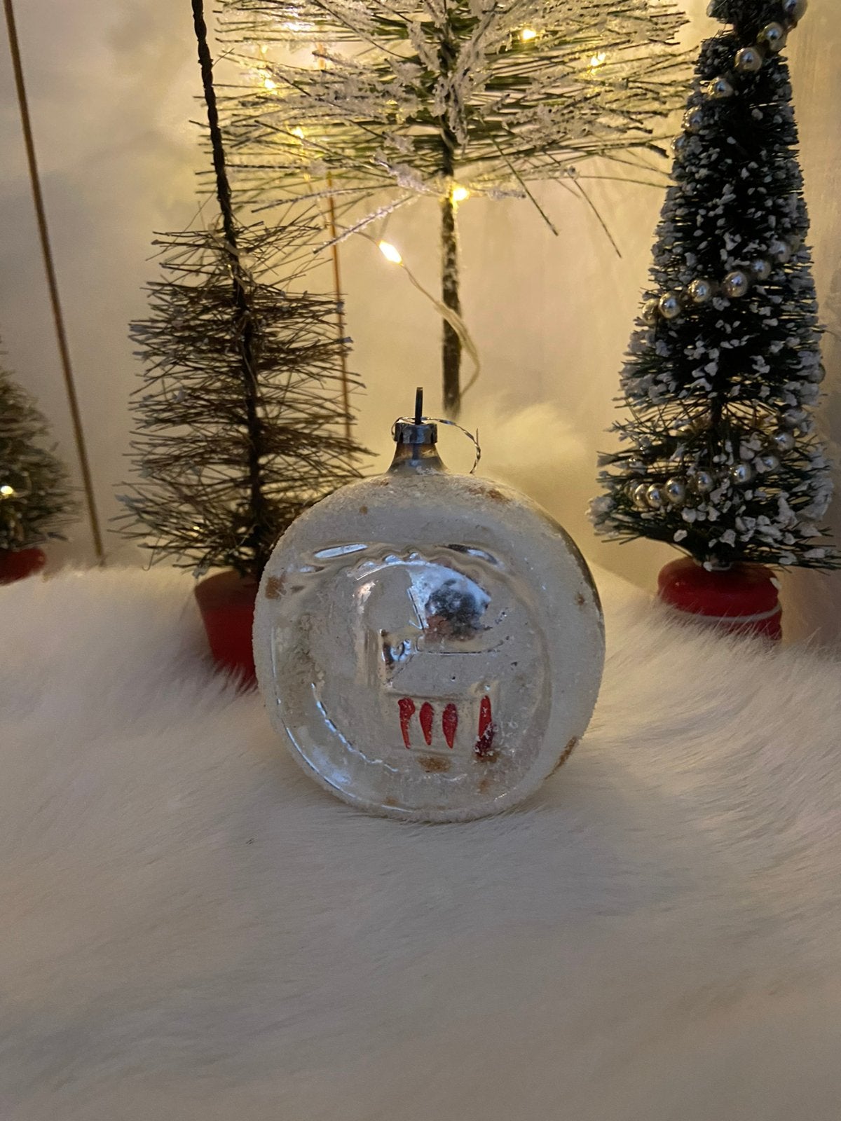 Mooie antieke glazen deuk kerstbal met kerkje, Ophalen of Verzenden, Zo goed als nieuw