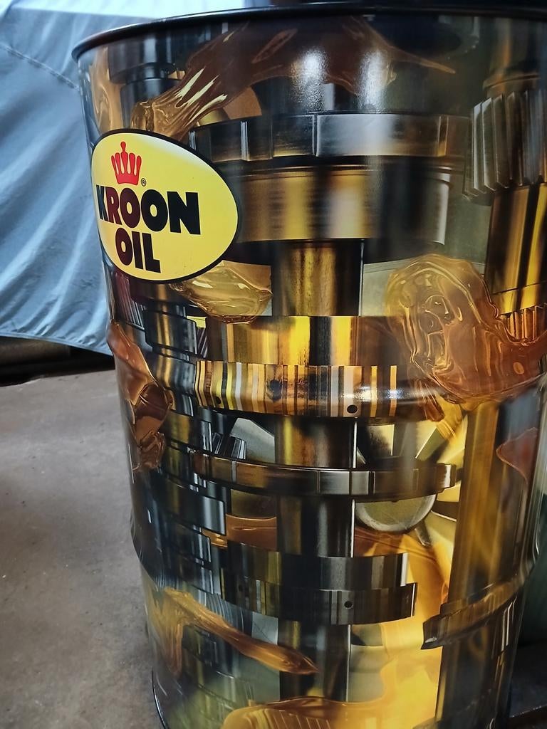 OLIEVATEN/VUURTON LEEG 208 LTR, Ophalen, Zo goed als nieuw
