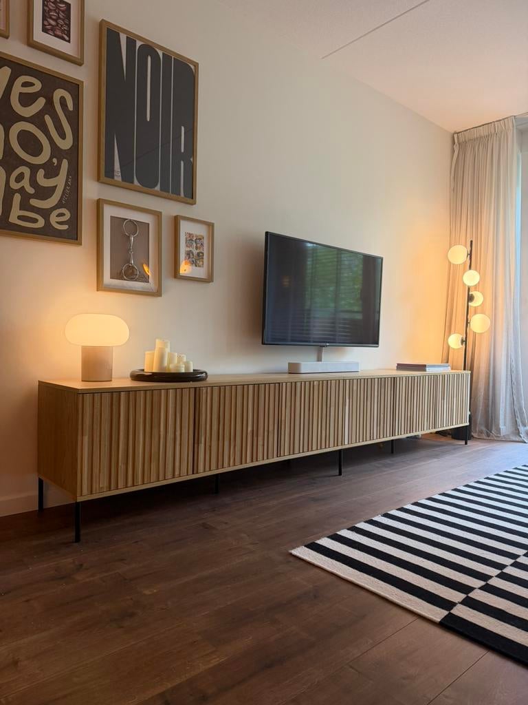 Tv meubel WOOOD, Huis en Inrichting, Kasten | Televisiemeubels, Ophalen, Eikenhout, Zo goed als nieuw, 200 cm of meer