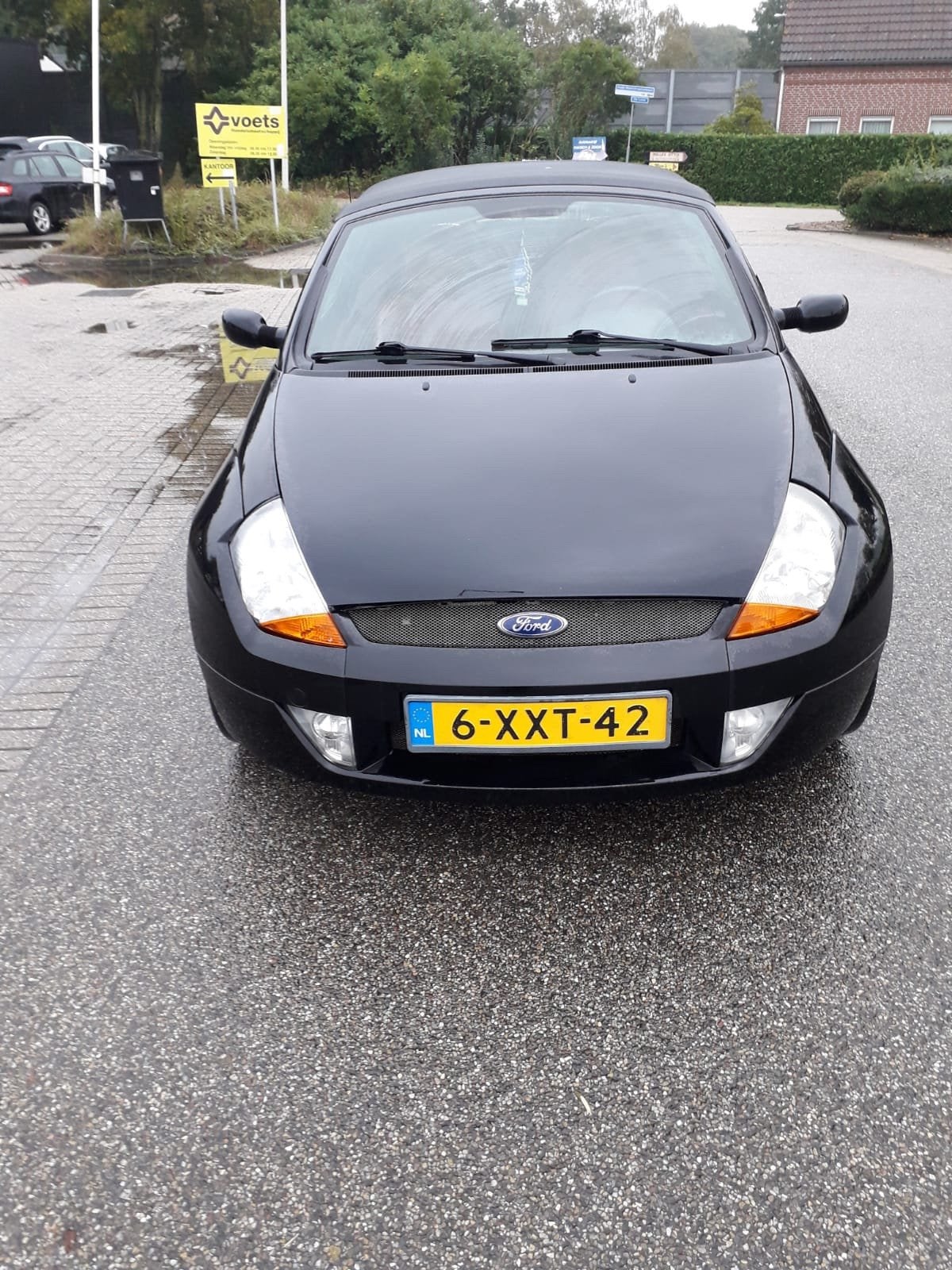 Ford Streetka 1.6 Futura APK tot 29-04-2027, 1599 cc, Zwart, Leder, 2 stoelen
