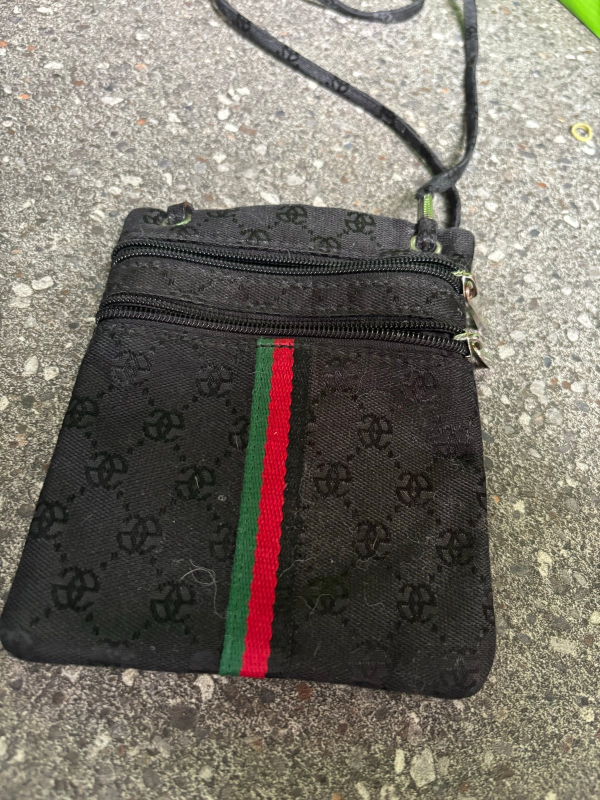 Gucci zwart tasje met ritsen en schouderband, Ophalen of Verzenden, Zwart, Schoudertasje