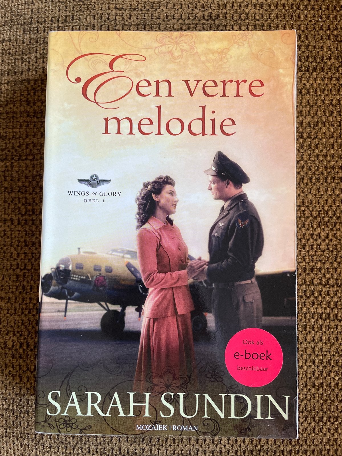 Sarah Sundin - Een verre melodie, Boeken, Ophalen of Verzenden, Zo goed als nieuw, Sarah Sundin