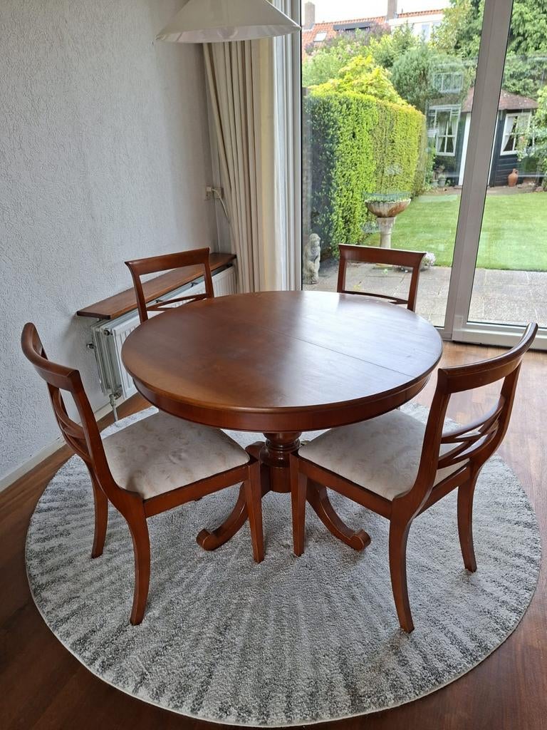 Nette eethoek met 4 stoelen, uitschuifbare tafel, Huis en Inrichting, Ophalen, Gebruikt, 50 tot 100 cm, Kersenhout