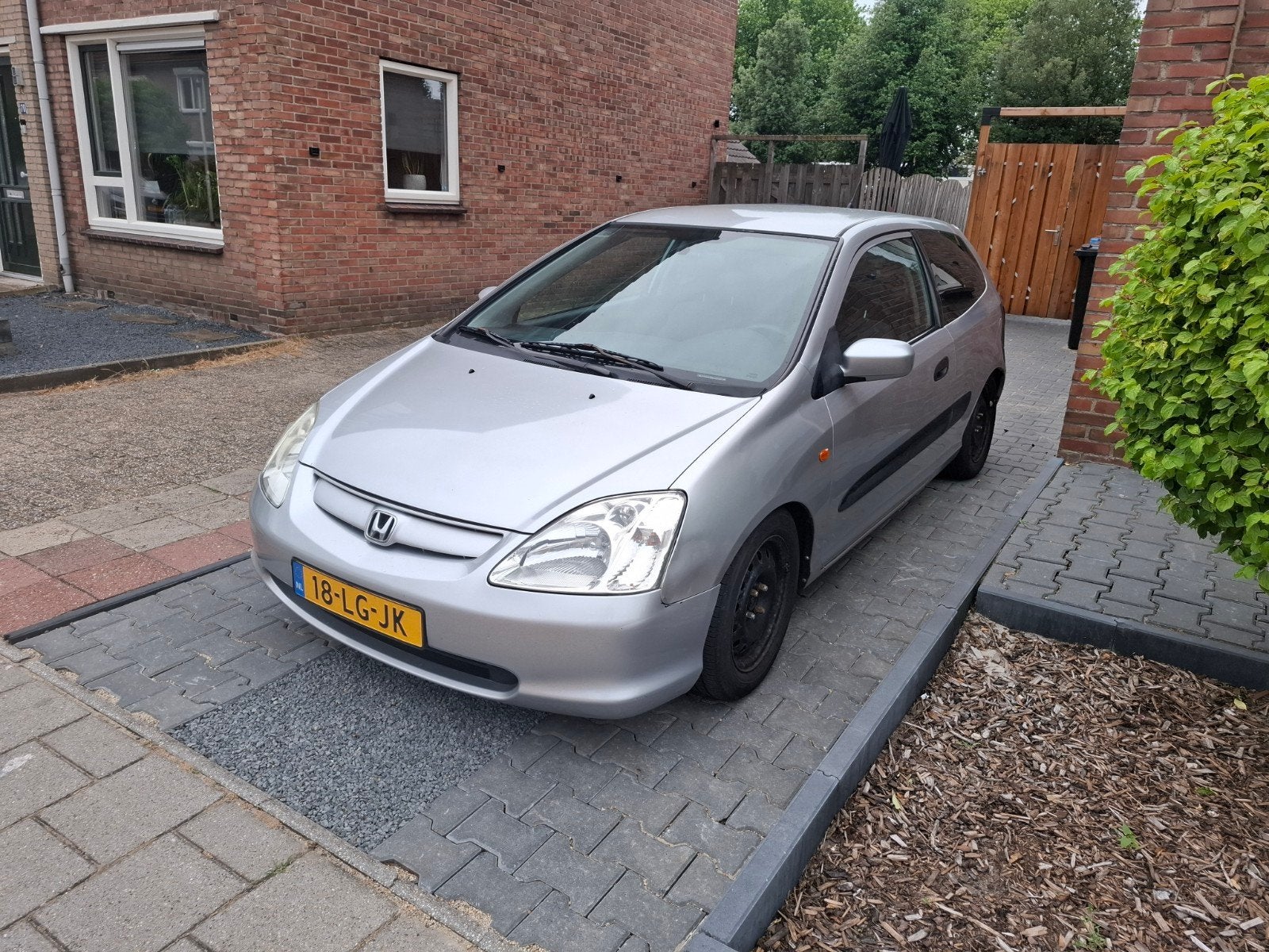 Honda Civic 1.4 I LS 3DR 2002 Grijs, Auto's, Honda, Voorwielaandrijving, 4 cilinders, 1396 cc, 49 €/maand