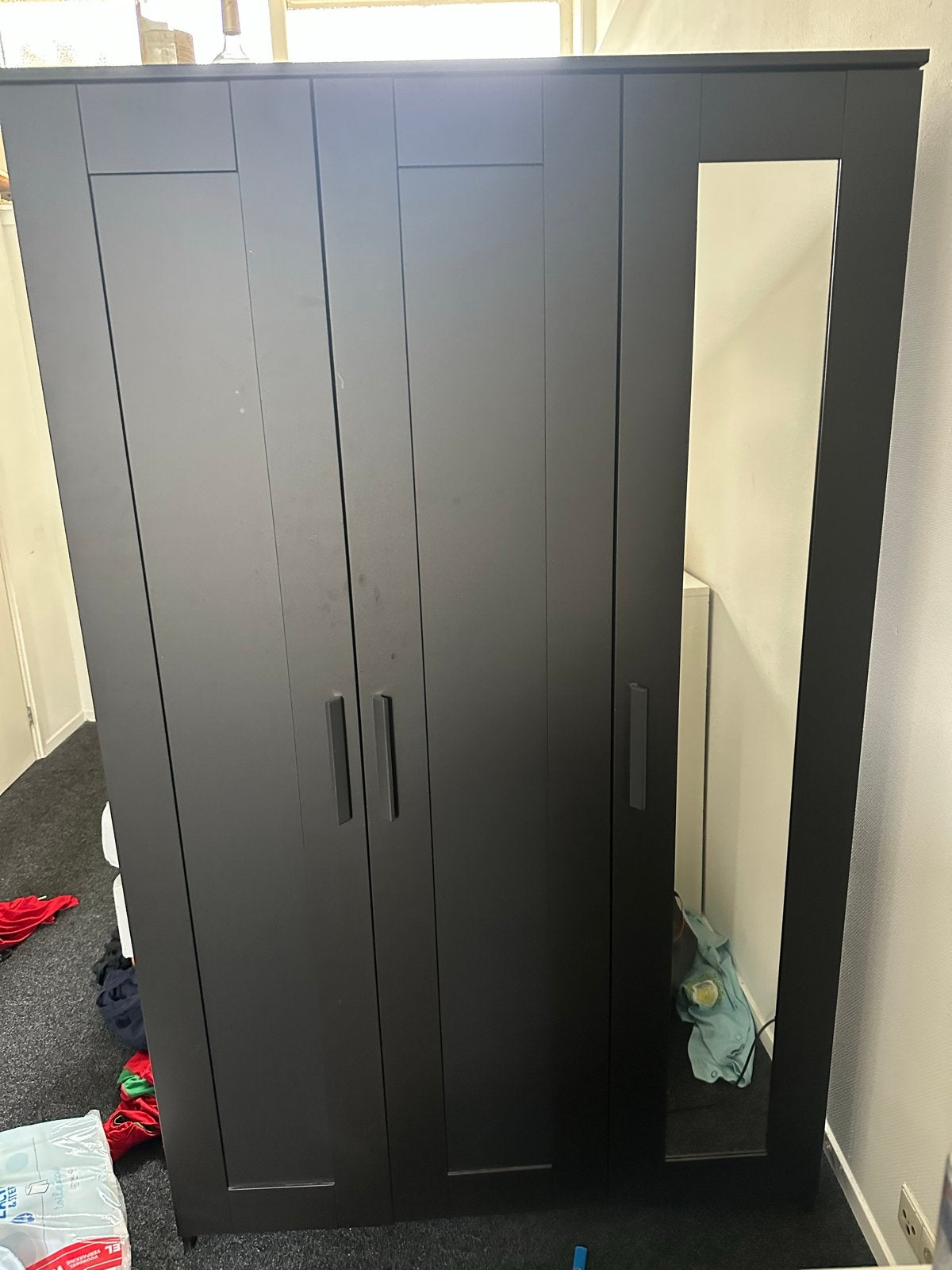 Zwarte kledingkast met spiegel en hangruimte, Huis en Inrichting, Kasten | Kledingkasten, Gebruikt, 100 tot 150 cm, 200 cm of meer