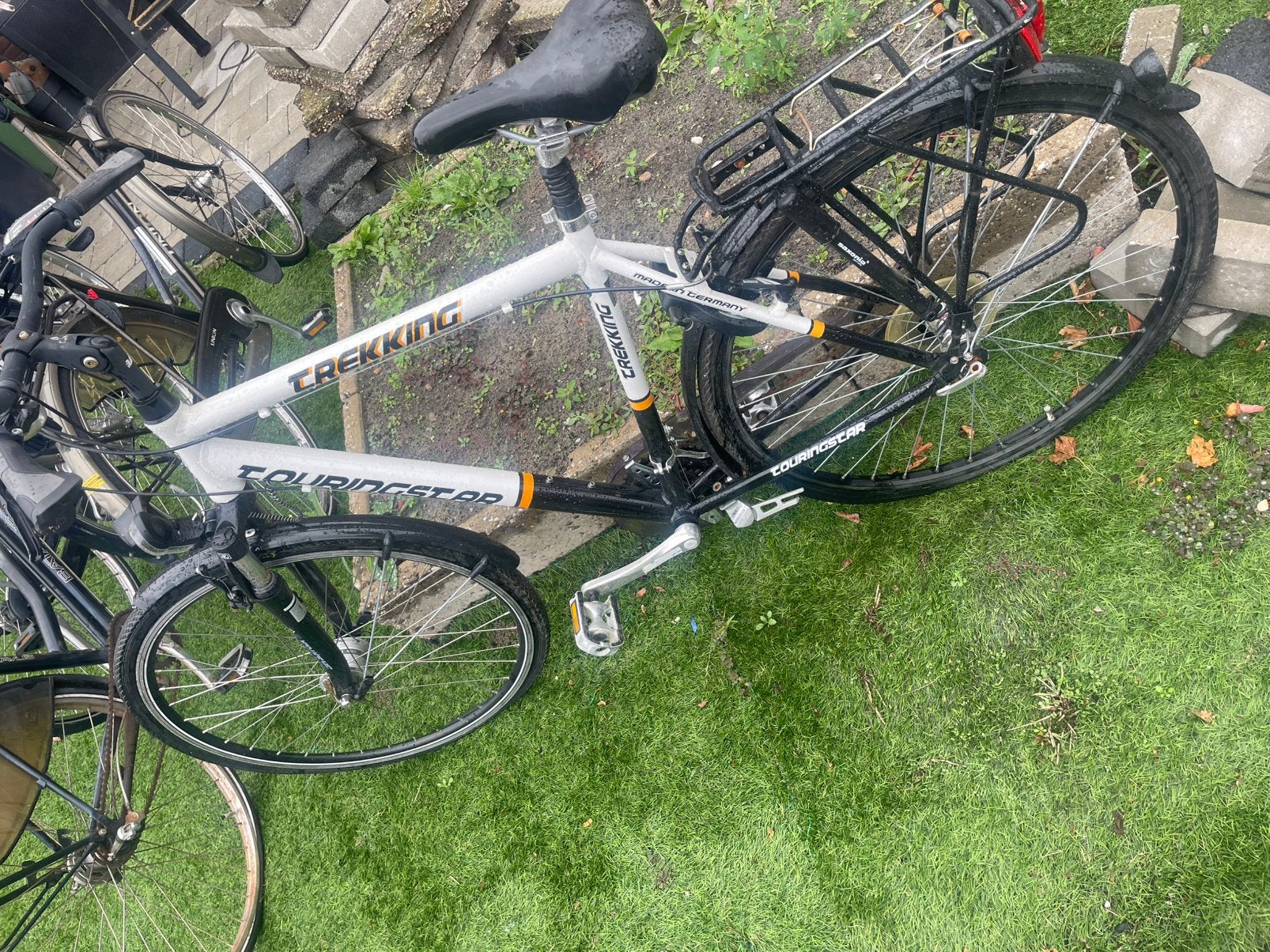Tekoop fiets zie foto banden zijn lek.  45 euro ophalen, Ophalen, Gebruikt, Overige merken