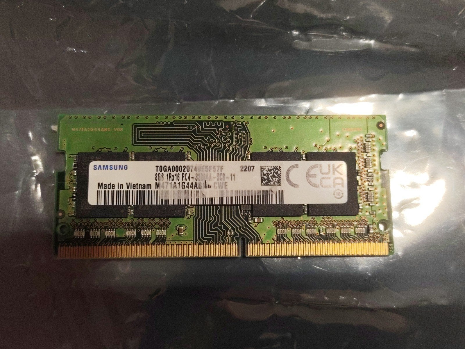 1x 8GB RAM 3200MHz Samsung