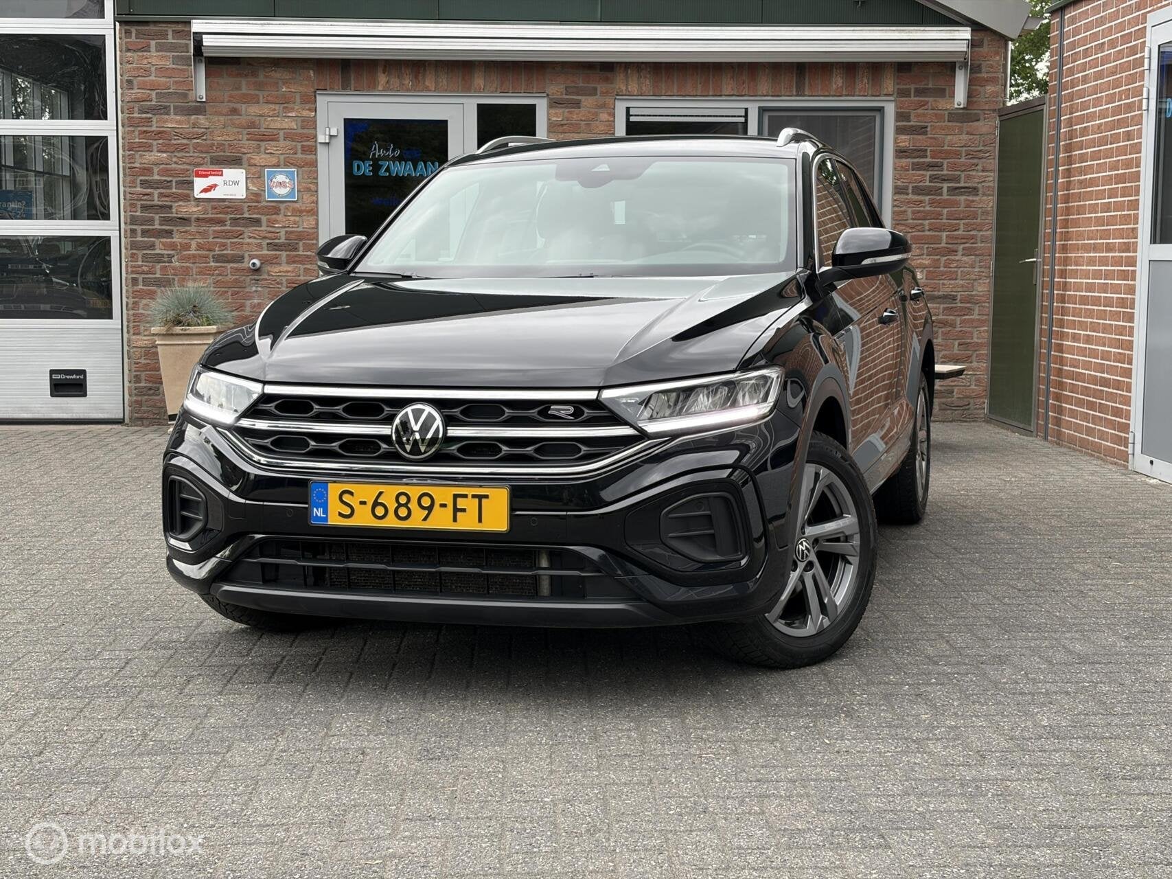 Volkswagen T-Roc 1.5 TSI R-Line Business|Nederlandse auto|1e, Auto's, Dealer onderhouden, 1258 kg, Euro 6, 4 cilinders