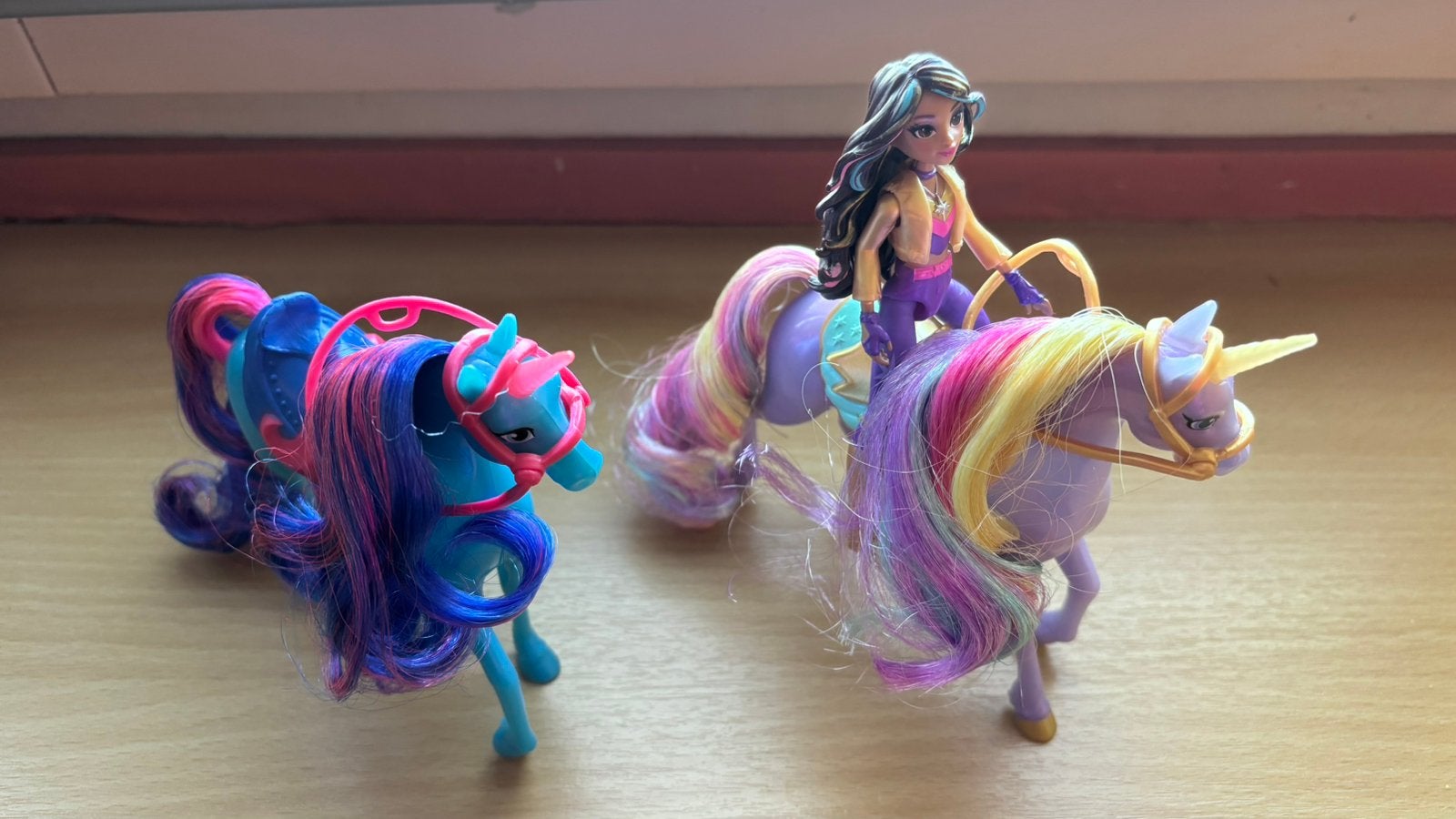 Unicorn Academy pop en 2 paarden, Ophalen of Verzenden, Zo goed als nieuw