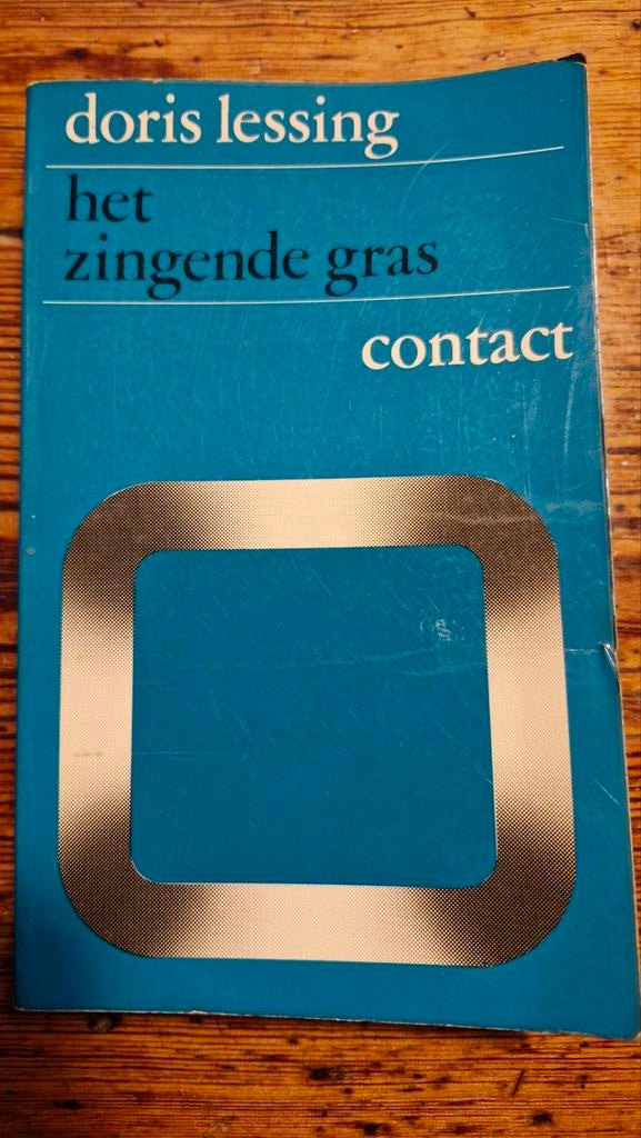 Doris Lessing - Het Zingende Gras (Contact), Ophalen of Verzenden, Gelezen, Doris Lessing