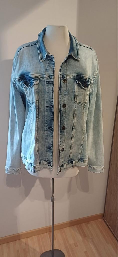 Licht blauw spijkerjasje, maat 44, Ophalen of Verzenden, Zo goed als nieuw, Maat 42/44 (L), Blauw