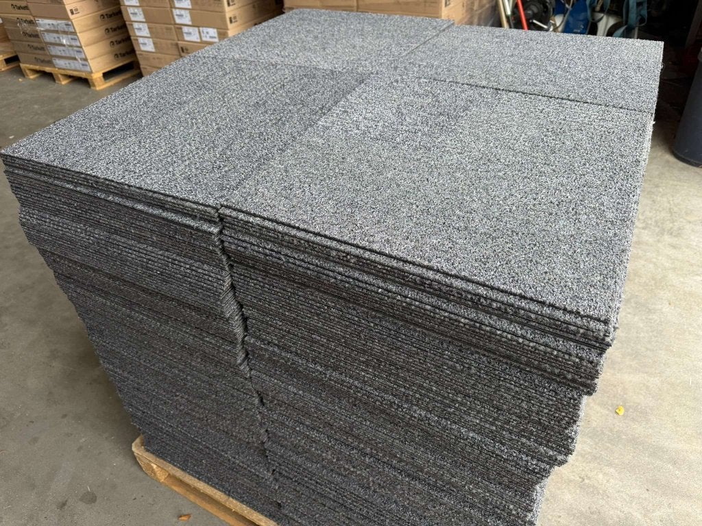 Interface Heuga tapijttegels 50x50cm donker grijs gebruikt, Niet ingevuld, Gebruikt, Niet ingevuld, Geel