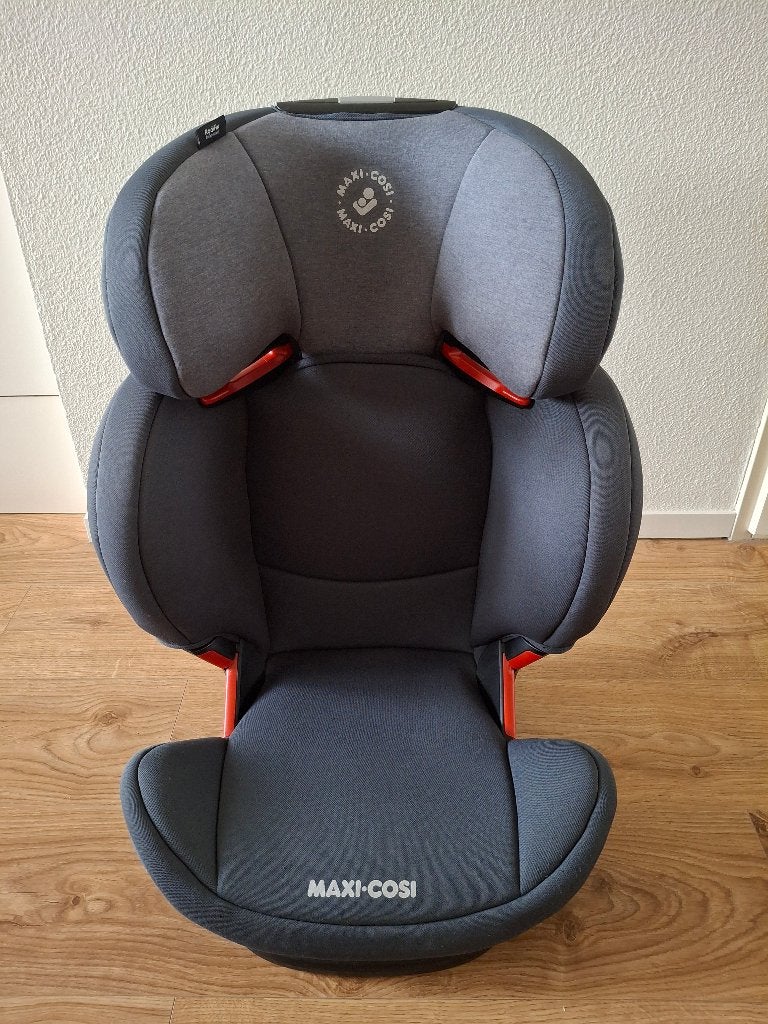 Maxi-Cosi Rodifix 15 - 36 kg met Isofix, Ophalen, Verstelbare rugleuning, 15 t/m 36 kg, Zo goed als nieuw