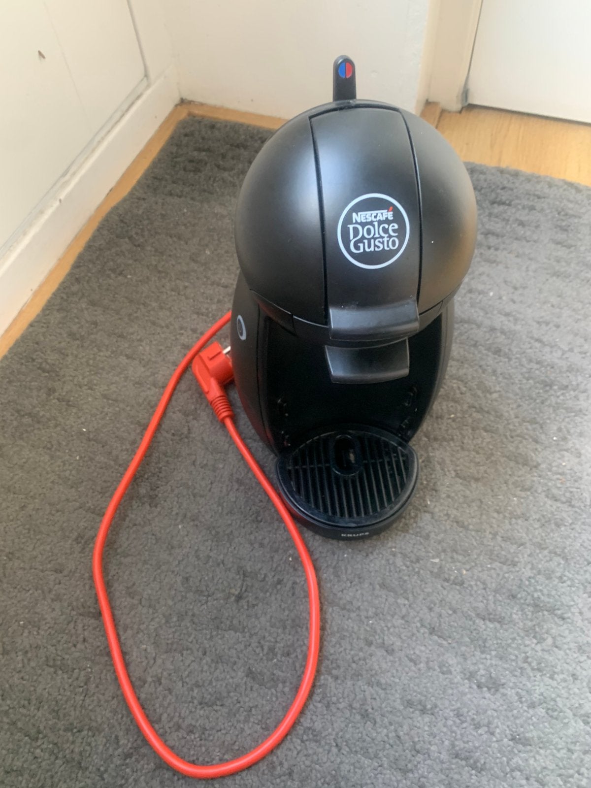 Dolce Gusto zo goed als nieuw, Afneembaar waterreservoir, Koffiemachine, Ophalen of Verzenden, Zo goed als nieuw