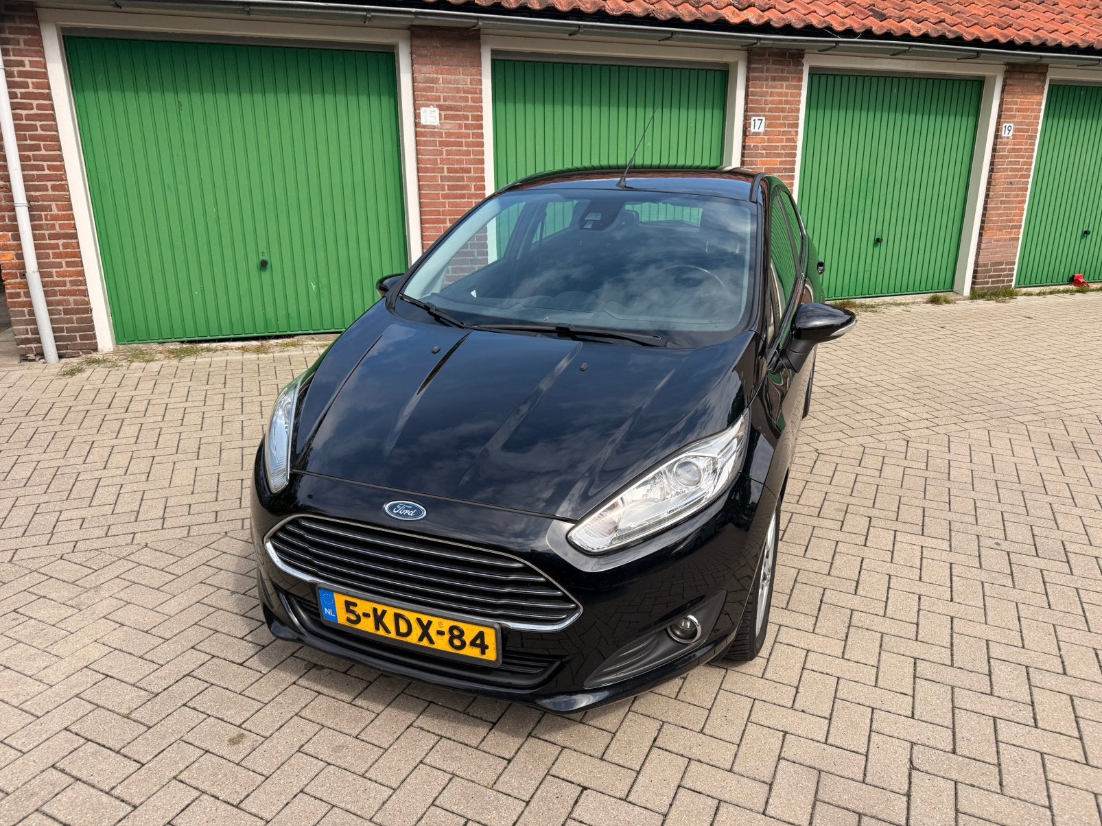 Ford Fiësta 1.0 92KW/125PK 5D 2013 Zwart, Auto's, Voorwielaandrijving, 125 pk, 40 €/maand, Origineel Nederlands