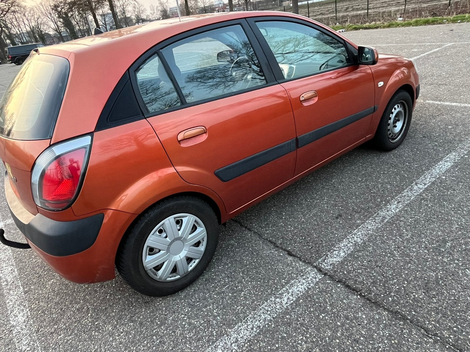 Kia Rio 1.4 HB 2006, Auto's, Kia, Voorwielaandrijving, USB, 1054 kg, 49 €/maand