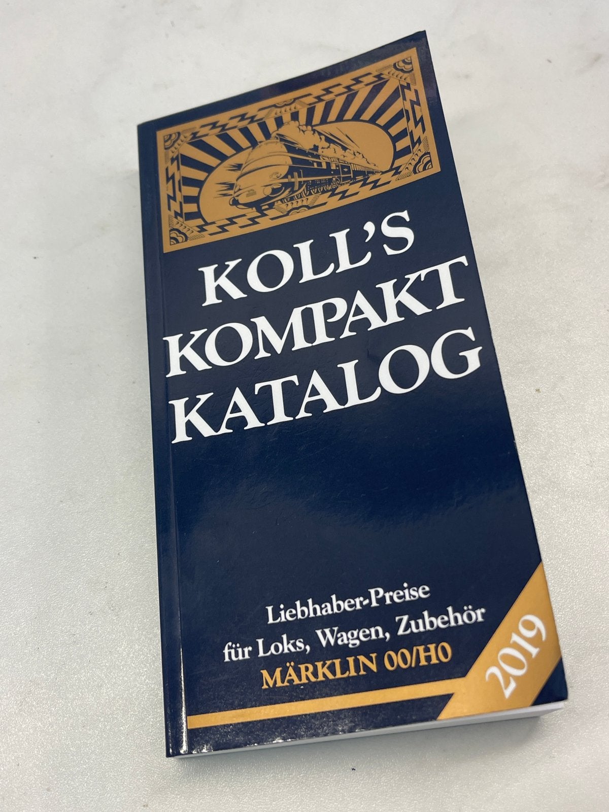 ** COMPACT KOLL CATALOGUS ** Märklin ** Locs Wagens enz. **, Gelijkstroom of Wisselstroom, Zo goed als nieuw, Märklin, Boek, Tijdschrift of Catalogus