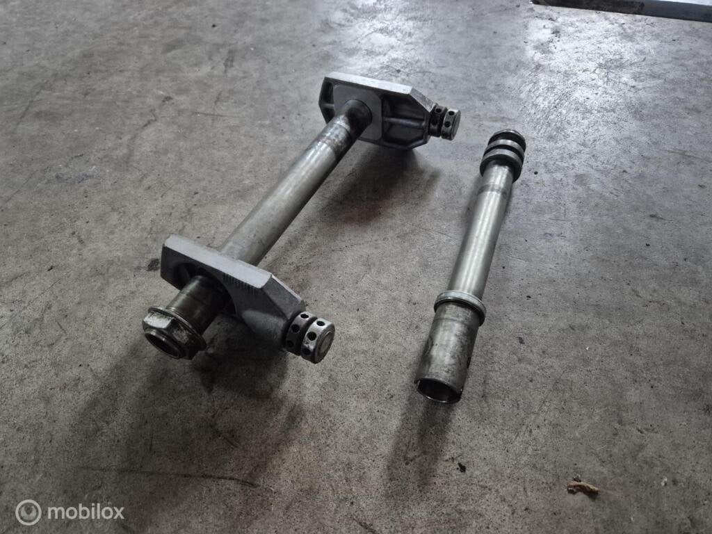 Voorwielas vooras achteras assen kettingspanner 749 999, Gebruikt, Factorystore.service@ducati.com, Ophalen of Verzenden, Via Antonio Cavalieri Ducati, 74/5, 74/6, 40132 Bologna BO