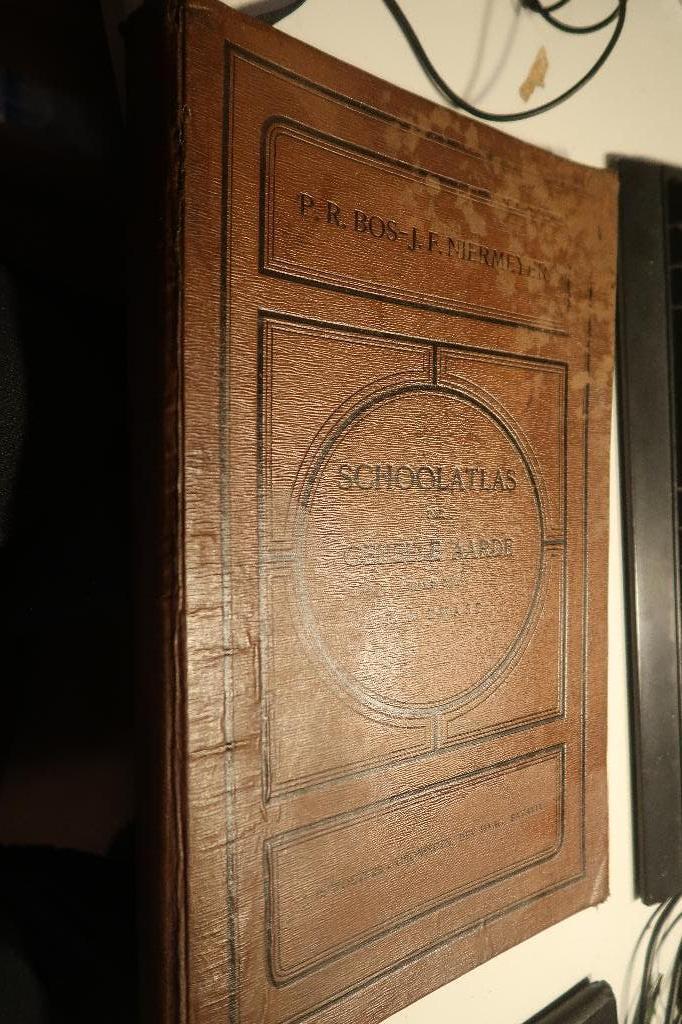 Bosatlas,schoolatlas der geheele aarde B.Kwast.1932, Boeken, Gelezen, B.Kwast, Ophalen of Verzenden, Landkaart