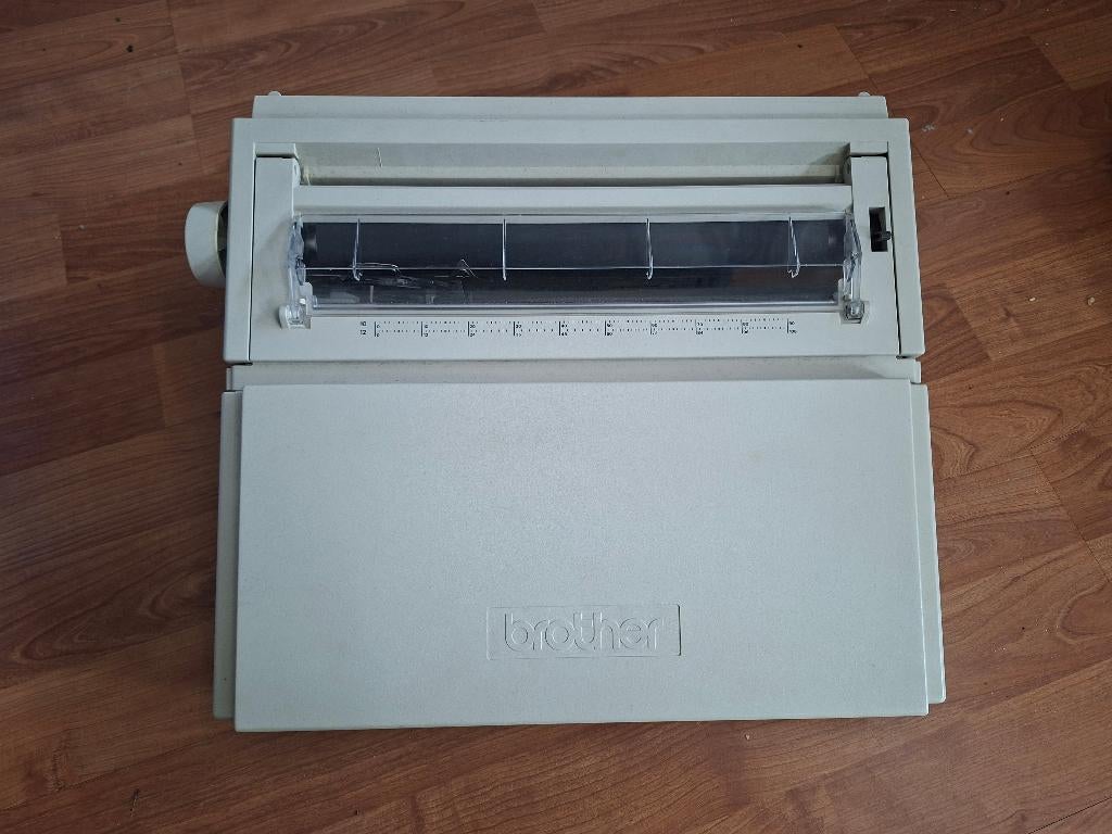 Brother AX-110 electrische typemachine retro ZGAN, Diversen, Typemachines, Ophalen of Verzenden, Zo goed als nieuw