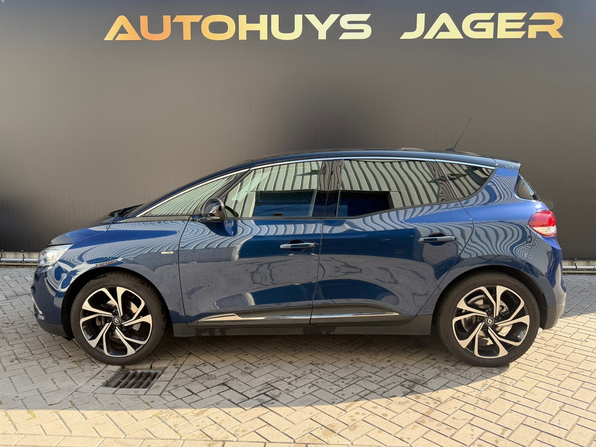 Renault SCENIC 1.2 TCe Bose - Massage Stoelverwarming Keyles, Auto's, Renault, Voorwielaandrijving, Gebruikt, 4 cilinders, 1850 kg