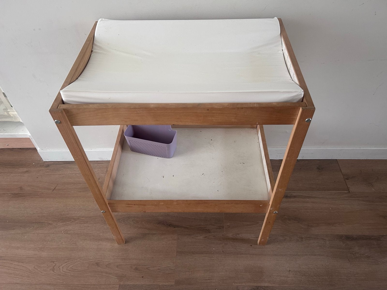 Ikea Houten aankleedtafel met aankleedkussen, Gebruikt, Aankleedkussen, Standaard, Ophalen