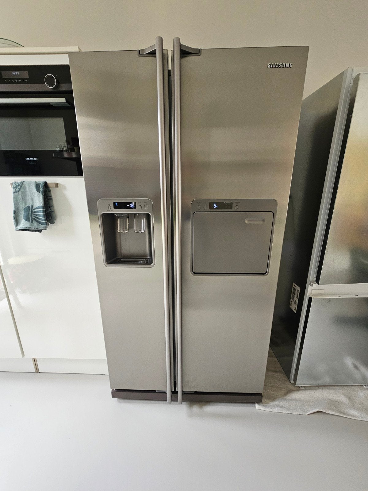 Samsung Amerikaanse koelkast met ijsblokjesmaker, Witgoed en Apparatuur, Koelkasten en IJskasten, Ophalen, 200 liter of meer, 60 cm of meer