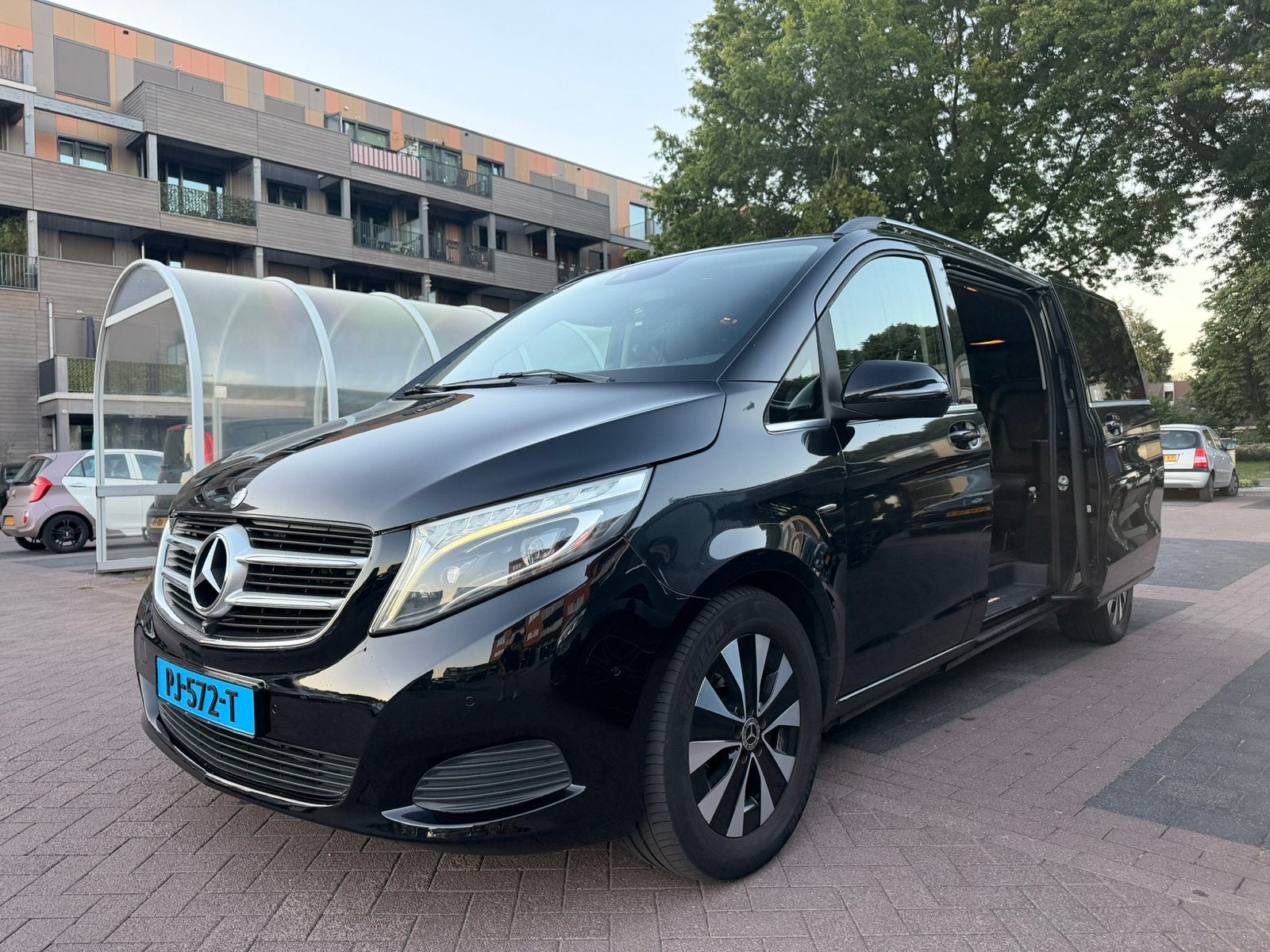Mercedes V250d XXL/360cam/Burm/7-pers/leer/Taxi klaar, Auto's, Mercedes-Benz, Automaat, Achterwielaandrijving, Zwart, Leder