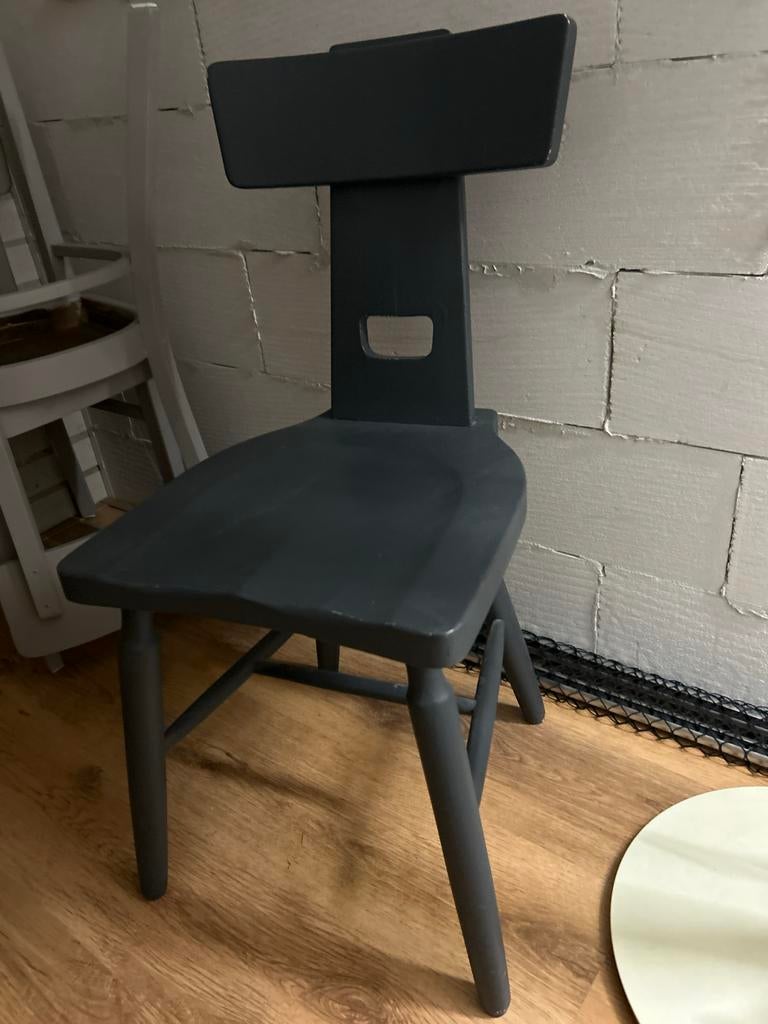 Stijlvolle Houten Stoel - Donkergrijs, Huis en Inrichting, Stoelen, Gebruikt, Zwart, Ophalen of Verzenden, Eén