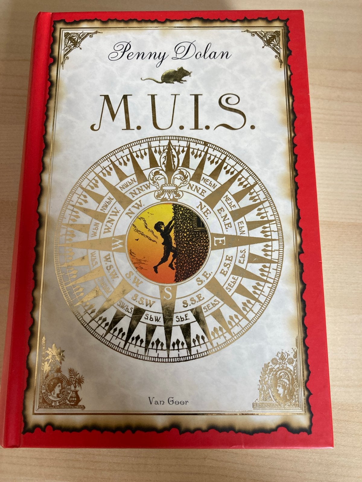 Penny Dolan - M.U.I.S., Ophalen of Verzenden, Zo goed als nieuw, Penny Dolan