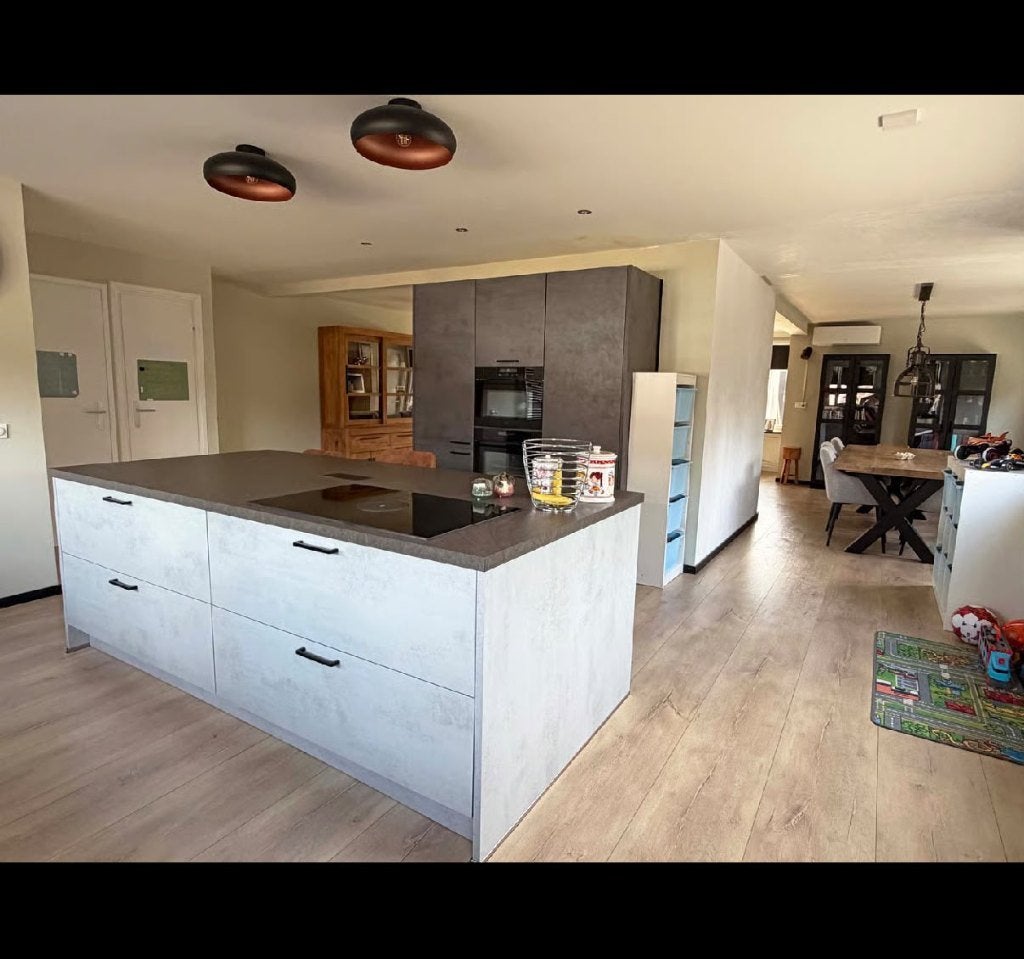 Moderne Betonlook Eilandkeuken incl. Elica GEDEMONTEERD