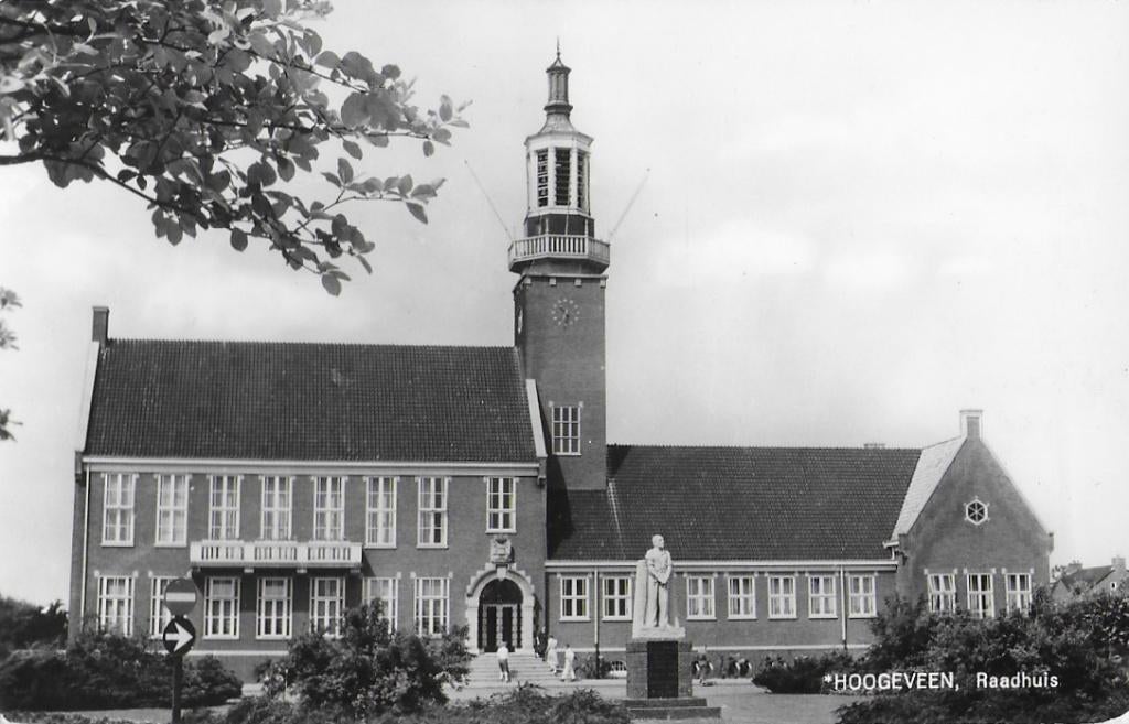 Hoogeveen raadhuis oude ongelopen ansichtkaart( a2509 ), Ophalen of Verzenden, 1960 tot 1980, Ongelopen, Drenthe