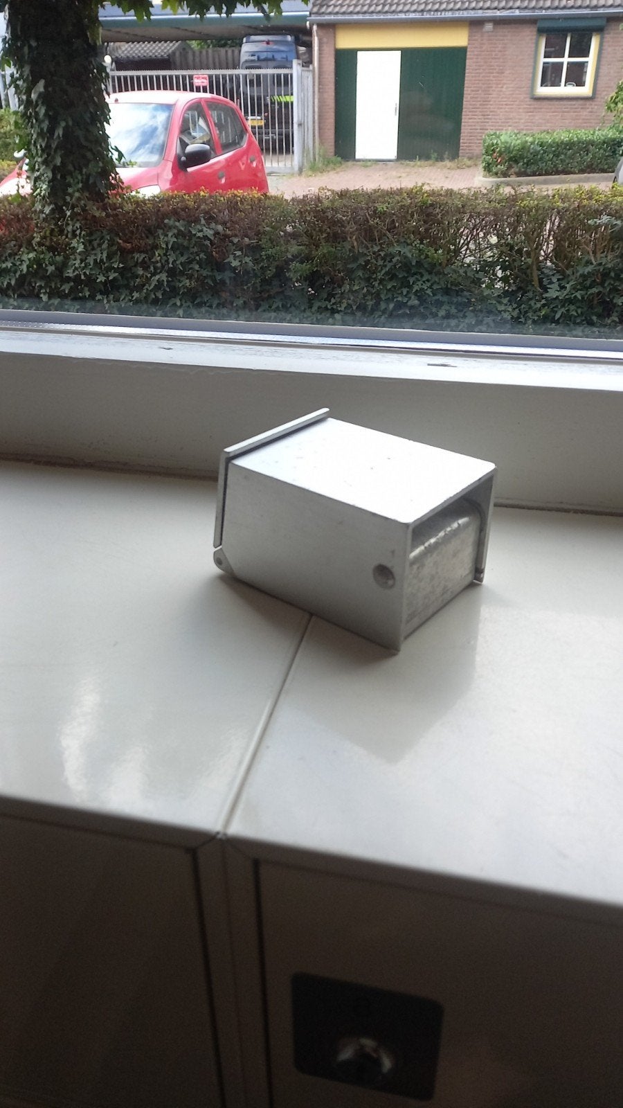 Originele NS asbak met kiepsysteem voor paal/muur, Ophalen of Verzenden, Gebruikt, Asbak