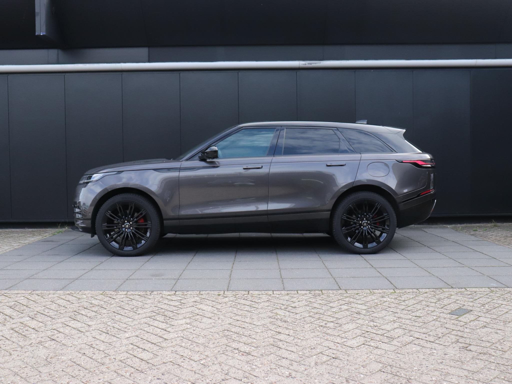 Land Rover Range Rover Velar 2.0 P400e AWD Dynamic HSE PHEV, Dealer onderhouden, Gebruikt, 4 cilinders, 2000 kg