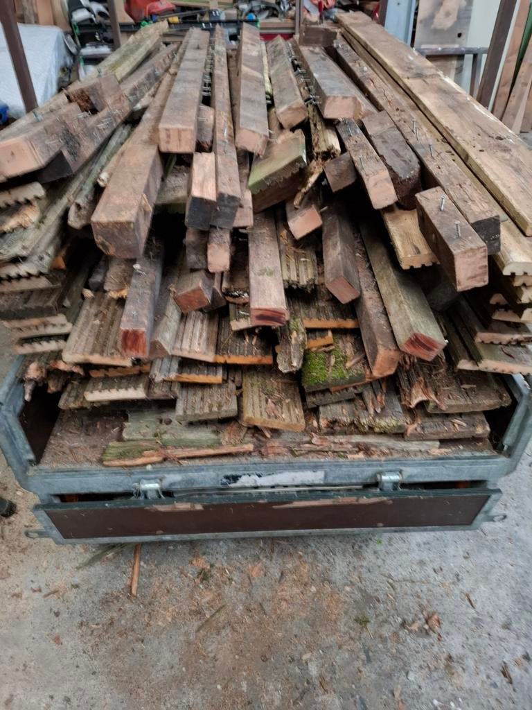 Aangeboden brandhout gebruikt hout, planken en balken, Minder dan 3 m³, Ophalen, Overige houtsoorten