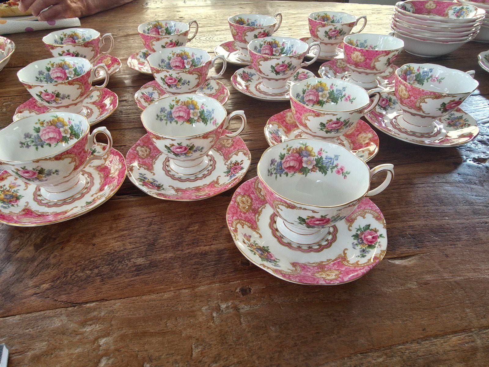 Royal Albert Lady Carlyle dames kop en schotel - 13 stuks, Ophalen of Verzenden