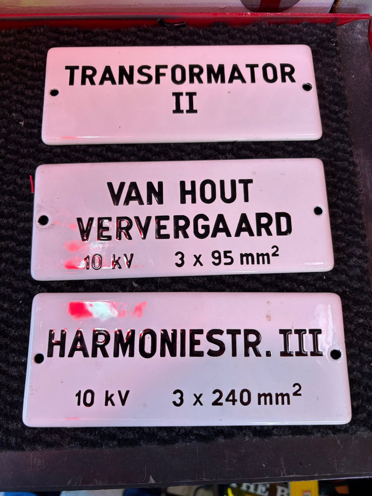 3 Oude Emaille Bordjes uit Transformatorhuis Utrecht, Ophalen of Verzenden, Zo goed als nieuw, Reclamebord